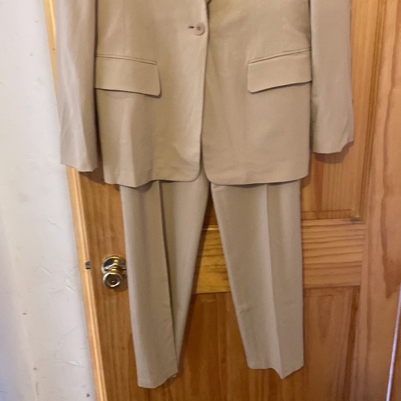 Donna Karan Suit Signature Made in Italy Wool Stretch Timeless Pant Suit - Picture 4 of 16